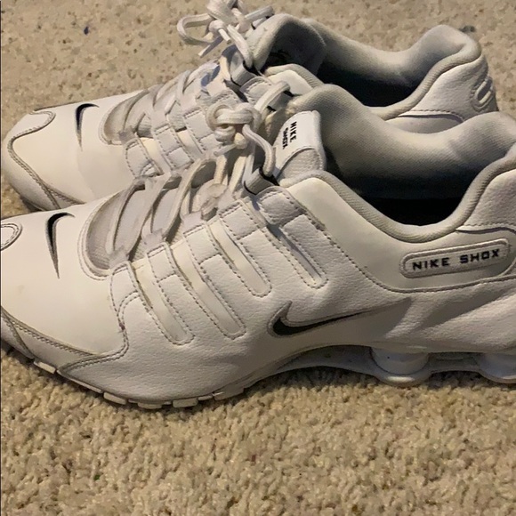 Nike shox shoes - Picture 3 of 5